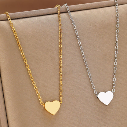 Minimalist Heart-shaped Pendant Necklace – product view 4