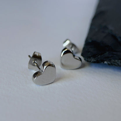 Minimalist Titanium Steel Heart Necklace – product view 9