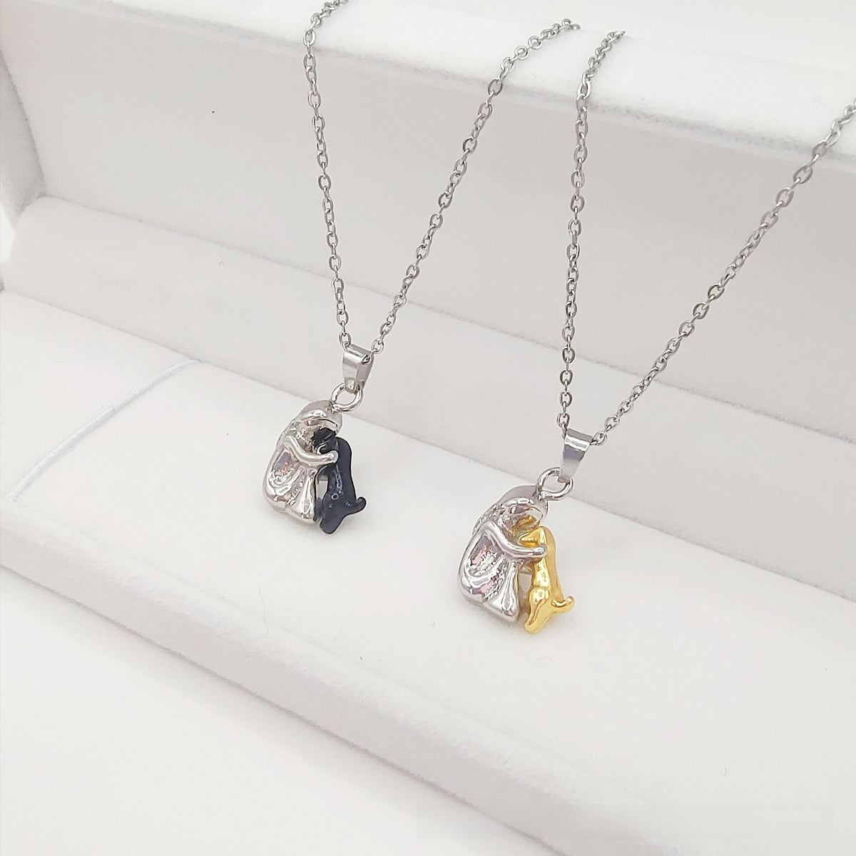 Simple Dress Women's Personalized Necklace – product view 2