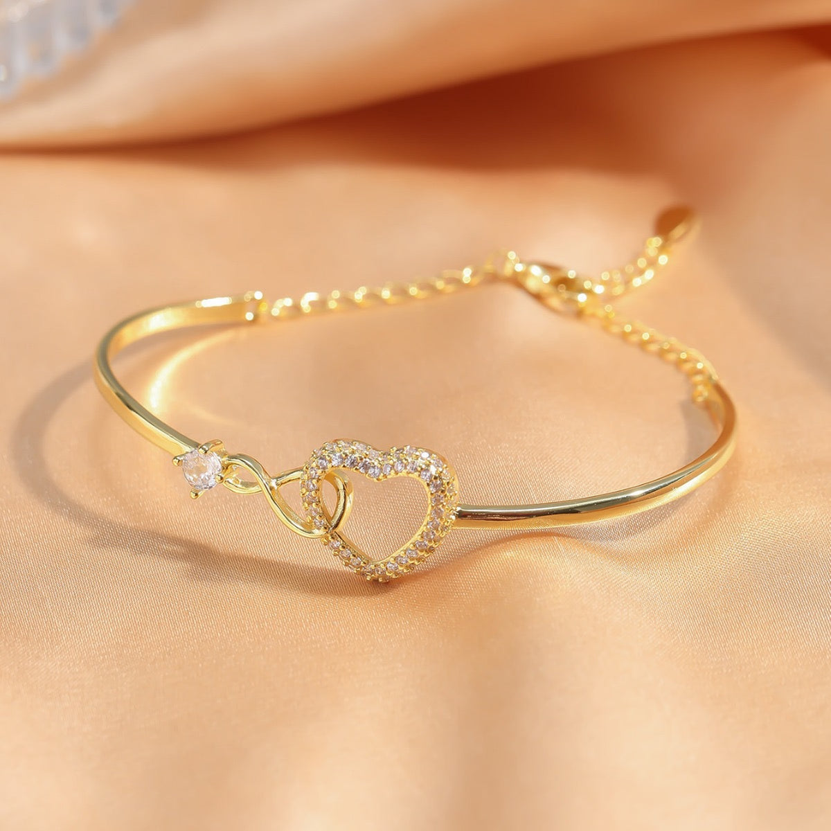 Classic Metal Bracelet – product view 4
