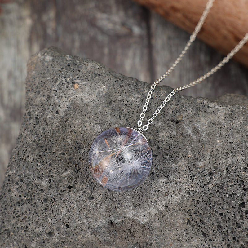 Resin Pendant Necklace – product view 2