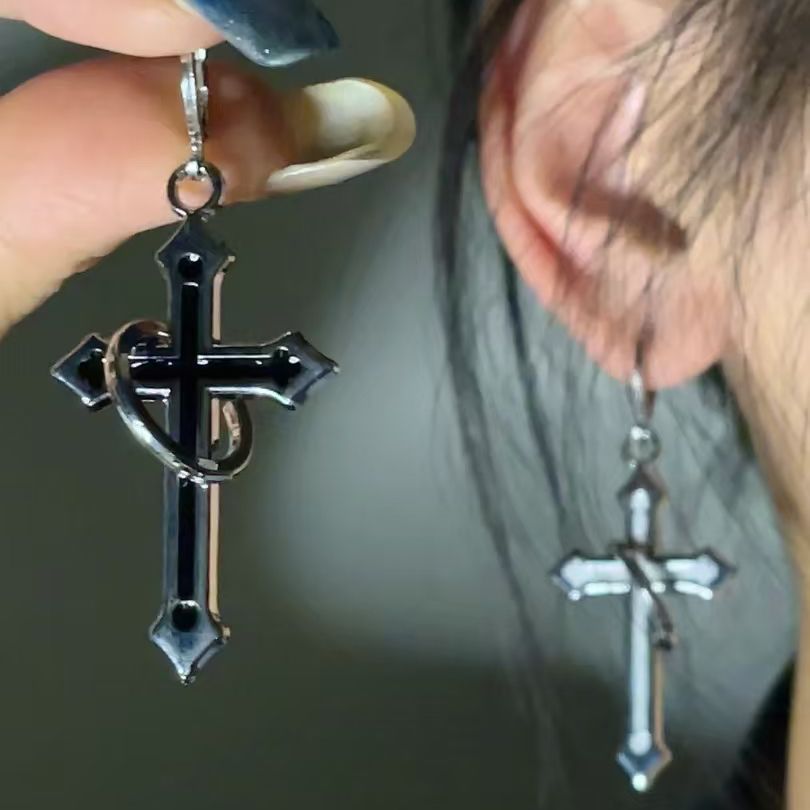 Two-tone Cross Asymmetric Earrings – product view 1