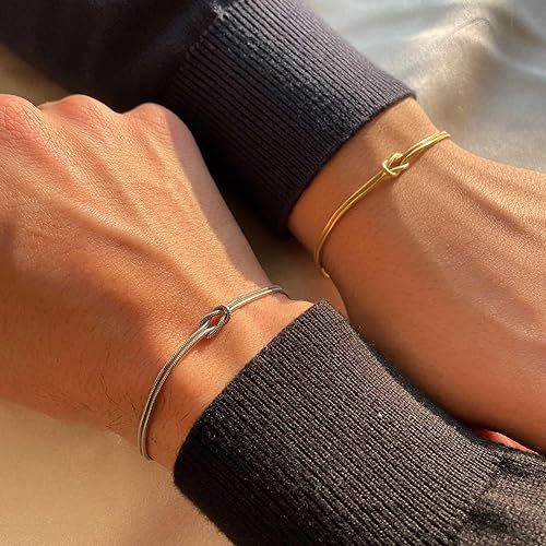 Round Snake Bone Bracelet – product view 1
