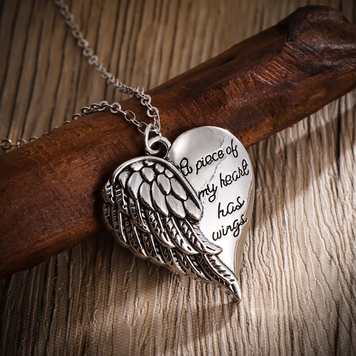 Angel Wings Heart-shaped Necklace – product view 4