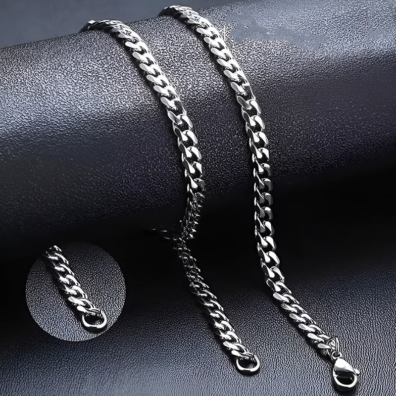 Classic Chain Necklace – product view 46