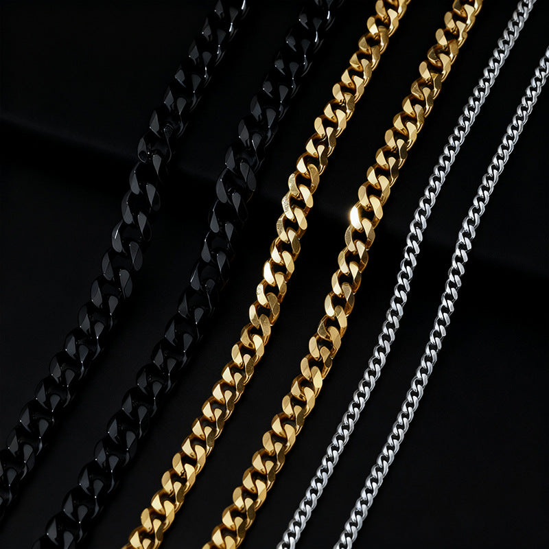 Classic Chain Necklace – product view 2