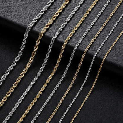 Twist Chain Necklace – product view 3