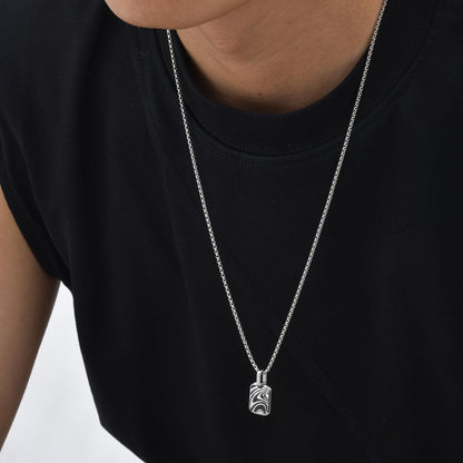 Wavy Star Pendant Necklace – product view 2