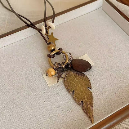 Chinese Retro Feather Necklace – product view 6