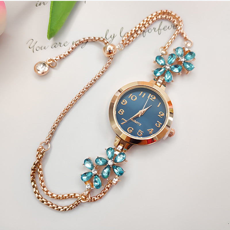 Flower-shaped Crystal-accent Women's Quartz Watch – product view 10