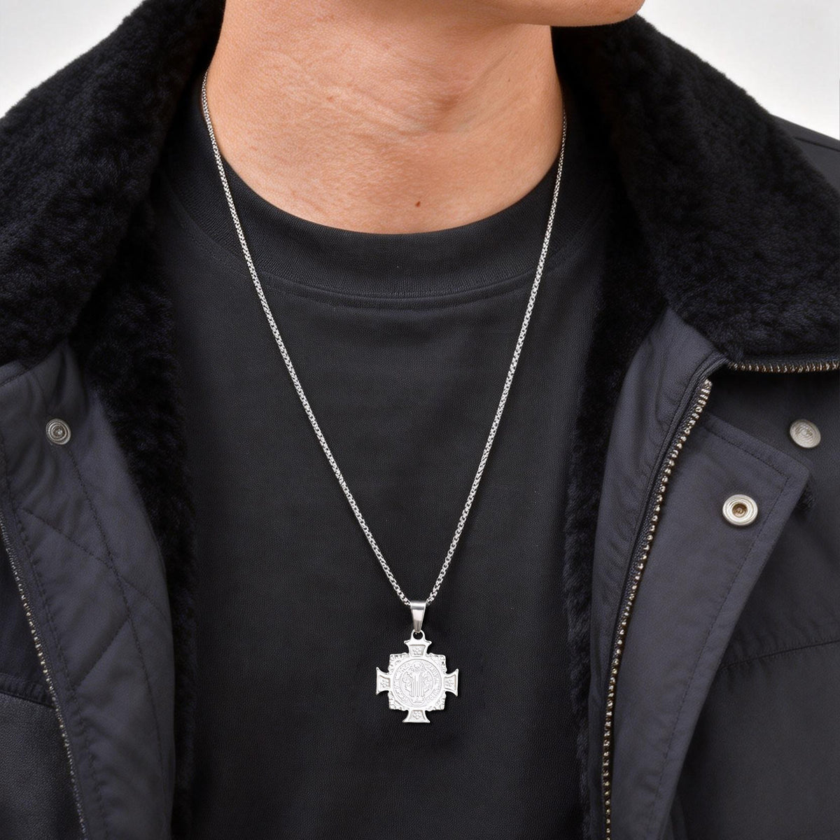 Cross Pendant Necklace – product view 3