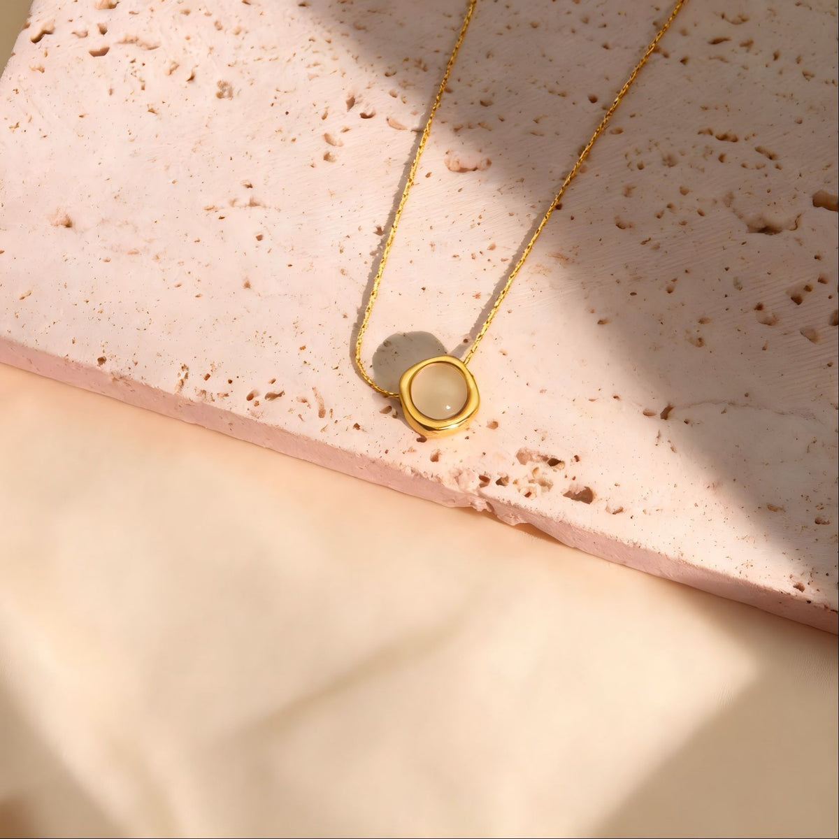 Round Cat Eye Necklace – product view 8