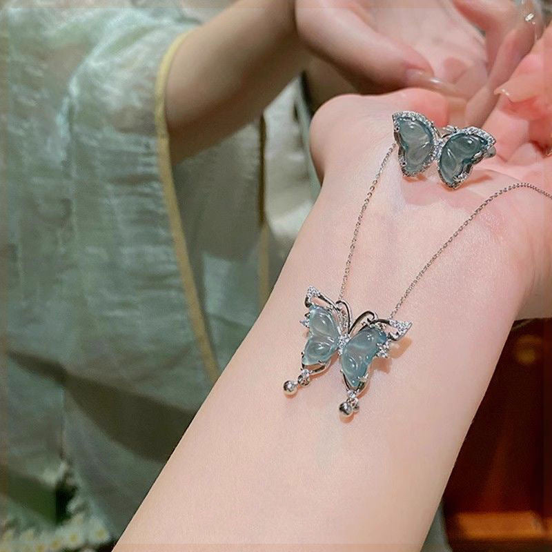 Ice-clear Butterfly Necklace for Women – product view 4